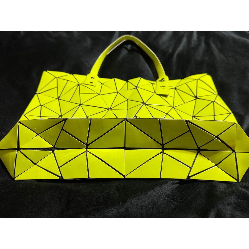 Lucky 7 Neon Geometric Purse - Picture 3 of 5
